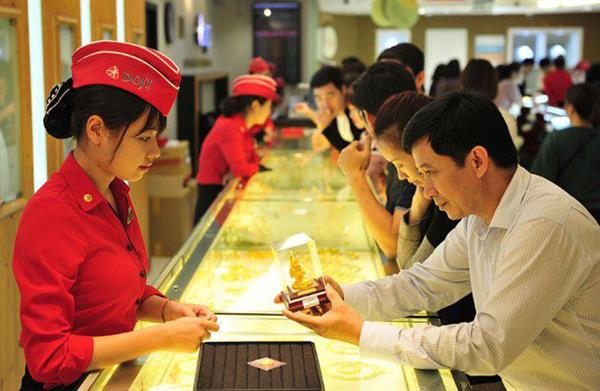 Vì sao người Việt mua vàng trong ngày vía Thần Tài?
