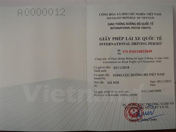 Bằng lái quốc tế và bằng lái trong nước: Những quy định ai cũng cần biết