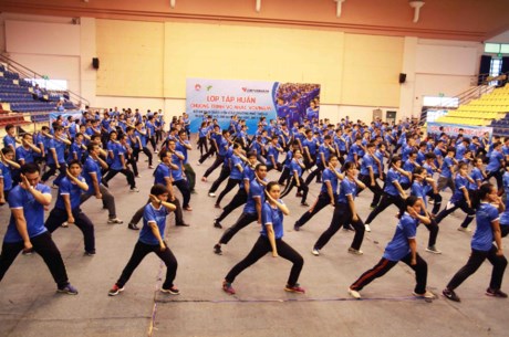 Màn đồng diễn võ nhạc vovinam với gần 500 người