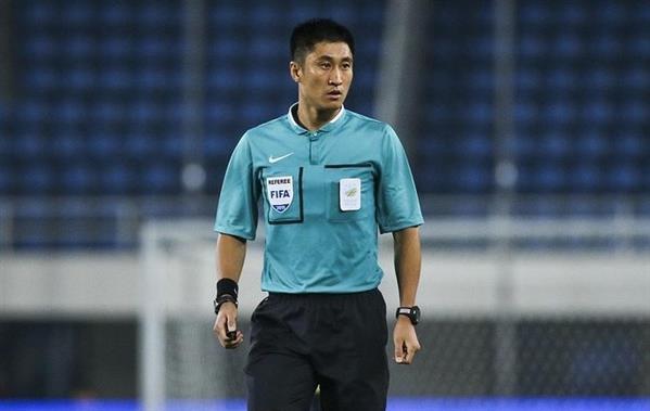 'Khóc thét' vì trọng tài bắt trận chung kết U23 Việt Nam với Uzbekistan