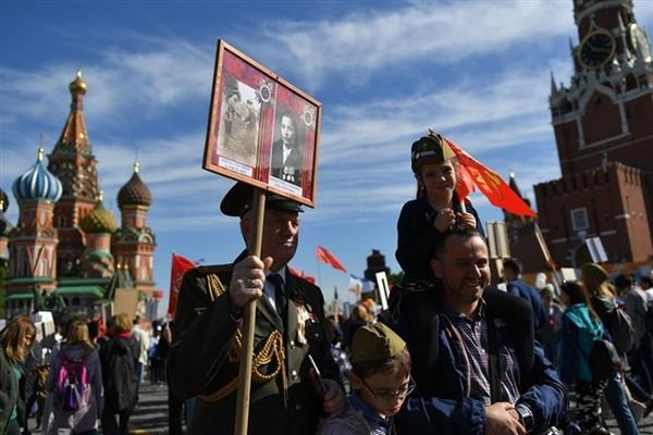 Các nhóm bí mật âm mưu viết lại lịch sử Nga