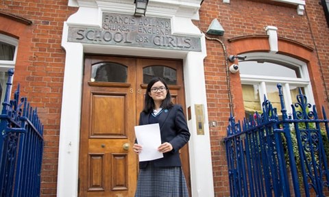 Du học sinh Việt 14 tuổi được 'nhảy cóc' 2 năm vào đại học ở Anh