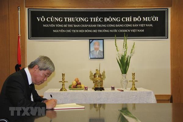 Hình ảnh lễ viếng, mở sổ tang nguyên Tổng Bí thư Đỗ Mười tại các nước