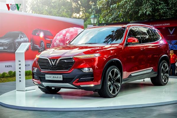 Ngắm VinFast Lux SA 2.0 - SUV mang thương hiệu Việt