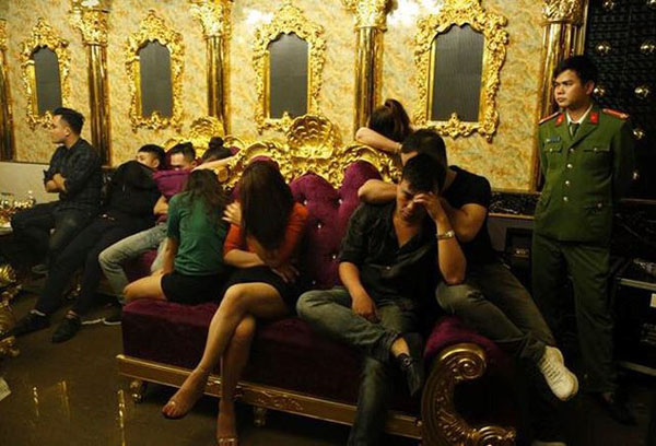 Cô giáo xinh đẹp tham gia 'bữa tiệc ma túy' cùng sếp ngân hàng bị xử phạt hành chính