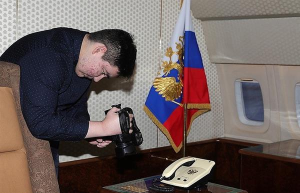 Đứa trẻ được đích thân Tổng thống Putin mời tham quan chuyên cơ là ai?