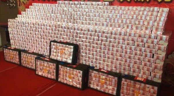 Công ty TQ chất tiền cao như núi thưởng Tết nhân viên