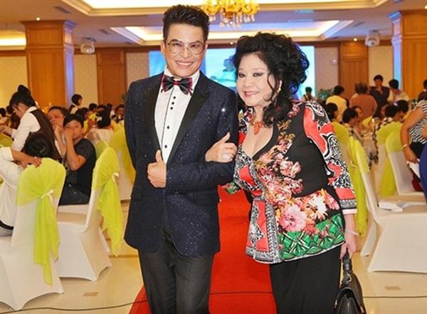 Sau 9 lần đám cưới, không ngờ MC Thanh Bạch và nữ đại gia Thúy Nga lại sống trong căn nhà thế này