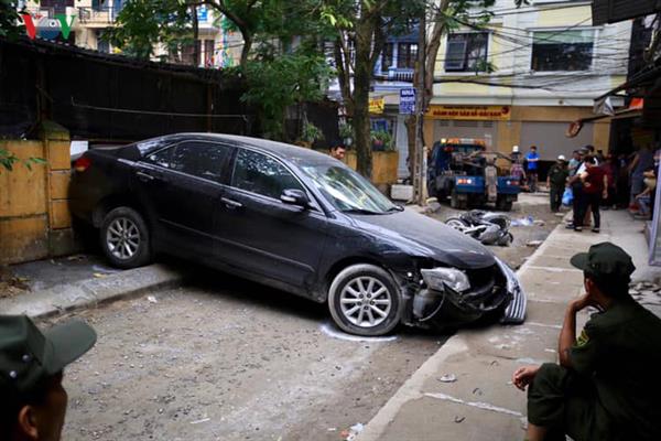 Ra đường Hà Nội không sợ cướp giật, chỉ sợ “xe điên”