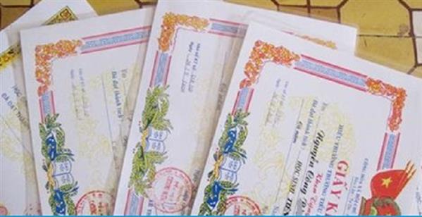 Có Giấy khen “Học sinh giỏi”, sao con vẫn... “dốt”?