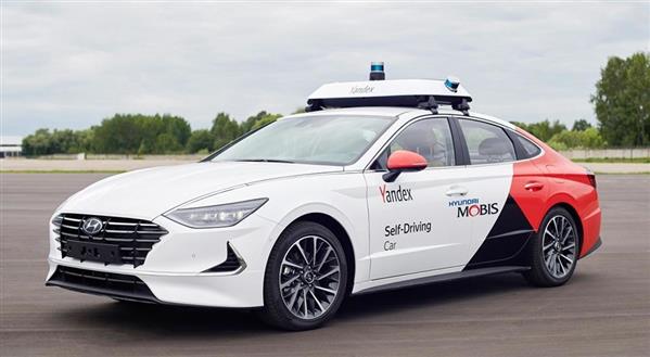 Hyundai ra mắt rô-bốt taxi đầu tiên tại Nga