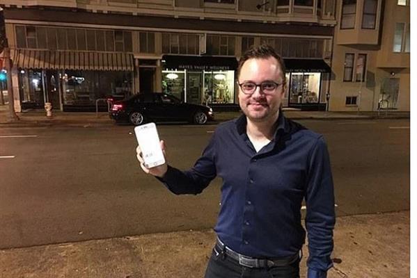 Apple treo thưởng 1 triệu đô cho ai 