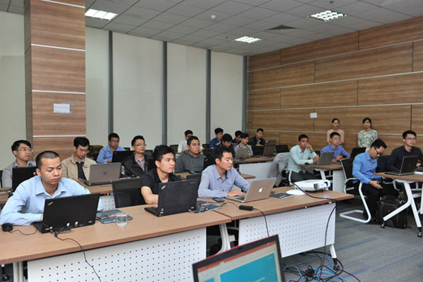 Chuyên gia Nga đào tạo chống mã độc tấn công hệ thống ngân hàng