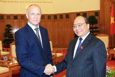 Phó Thủ tướng Nguyễn Xuân Phúc tiếp đoàn các nhà khoa học y tế Nga