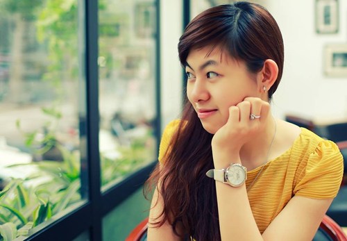 Cô bộ đội xinh đẹp và tình yêu với nước Nga