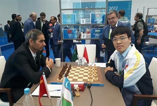 Đánh bại kỳ thủ Trung Quốc, Quang Liêm đoạt HCV