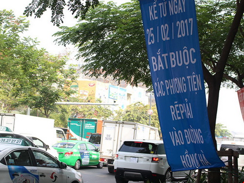 Ngày đầu phân luồng Tân Sơn Nhất, kẹt từ sáng đến trưa