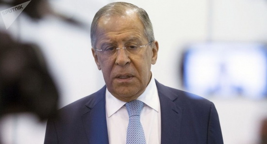 Ngoại trưởng Nga Sergei Lavrov bất ngờ đi tắm suối nước nóng trước APEC