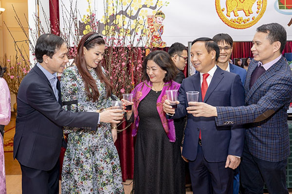 Cộng đồng người Việt Nam tại LB Nga tưng bừng đón Tết Kỷ Hợi