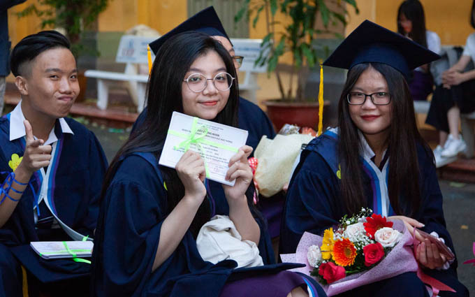 Từ nay, chính thức bỏ tặng giấy khen và danh hiệu ''Học sinh tiên tiến''