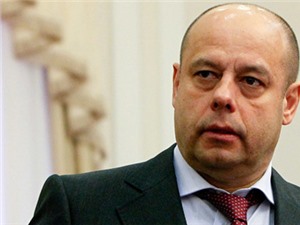 Ukraine phải mua than của Nga