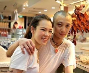 Cử nhân xinh đẹp, nhà giàu lấy chồng bán hàng rong