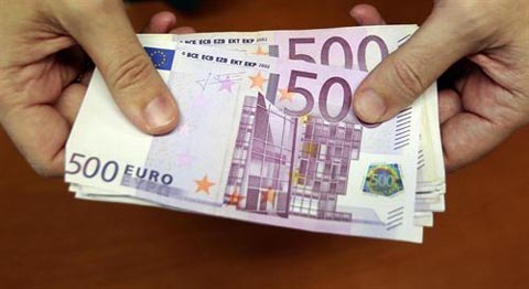 Bí ẩn vụ xả trôi hàng chục nghìn euro xuống bồn cầu