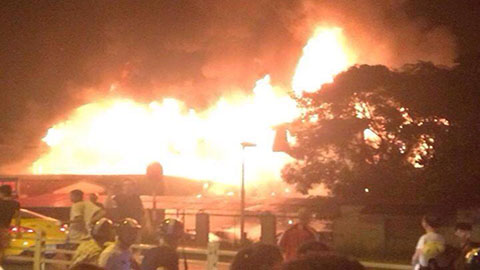 Cháy quán bar Luxury, hàng trăm người tháo chạy