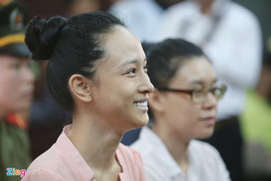 Nụ cười của Phương Nga khi được tại ngoại