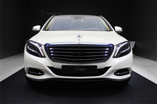 Mercedes-Benz S-Class W222: Chiếc xe bán chạy nhất trong năm
