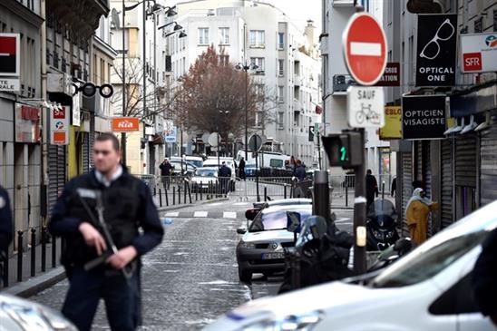 Đối tượng dùng dao tấn công cảnh sát Pháp là người tị nạn