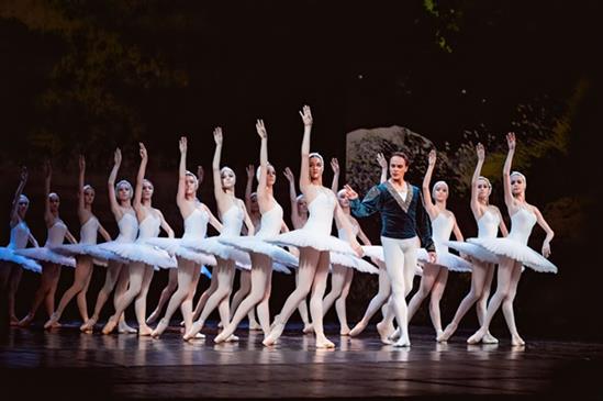 Sự trở lại của ''Kẹp hạt dẻ'' và ''Hồ Thiên Nga''