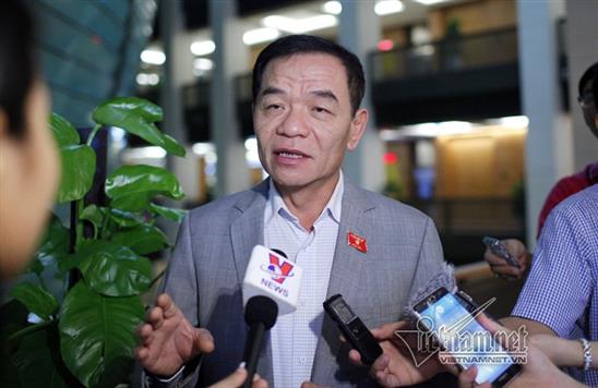 Cả họ làm quan: Bổ nhiệm kiểu ''gọt chân cho vừa giày''