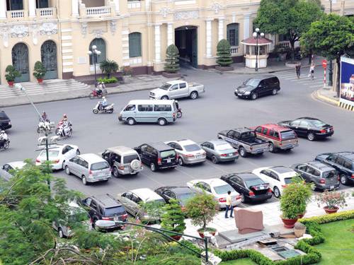 Giải bài toán chỗ đậu ô tô