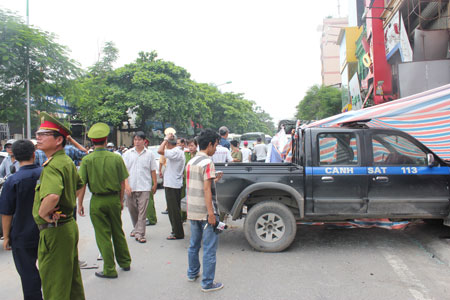 Hà Nội: Nổ mìn tại tiệm vàng trên phố Nguyễn Thái Học