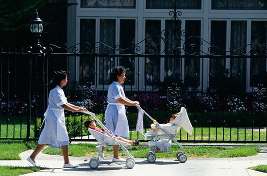 Tuyển vú em lương gần 3 tỷ, được dùng siêu xe, đi nước ngoài 3 lần/tuần