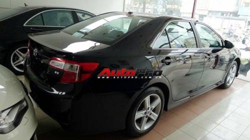 Toyota Camry 2012 đổ bộ Việt nam với mức giá “khủng”