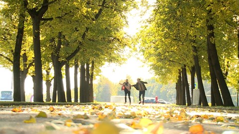 Hồng Đăng và Hồng Diễm kể chuyện tình yêu giữa nước Nga