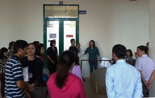 Vụ 22 sinh viên bị đình chỉ ngay trước giờ thi tốt nghiệp: Xin đừng “ném sinh viên ra đường”