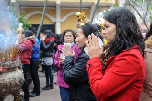 Nô nức đi lễ cầu may đầu năm mới