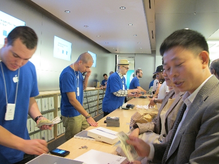 Khổ như mua iPhone 5 tại Mỹ