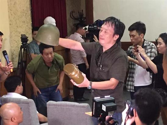 Tranh cãi nảy lửa giữa nghệ sĩ Hãng phim truyện và Hội đồng quản trị