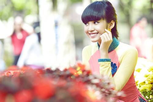 Bảo Trân hồn nhiên giữa phố xuân