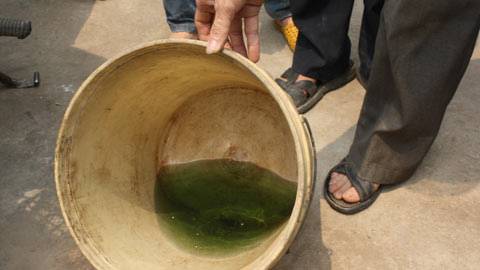 Nghi xăng rởm, cả trăm người vây trụ bơm