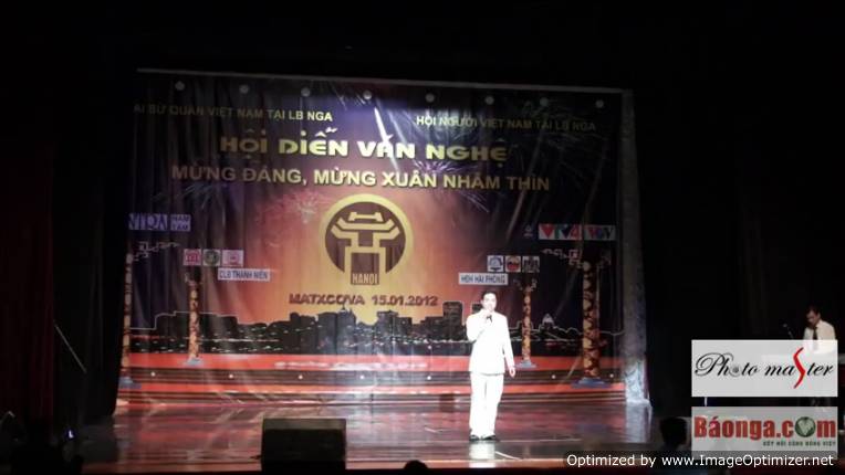 Tiết mục Chúng con canh giấc ngủ cho Người - Trung Dũng