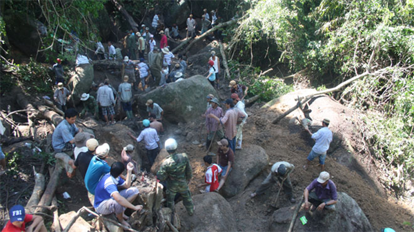 Cả ngàn người đi đào kỳ nam