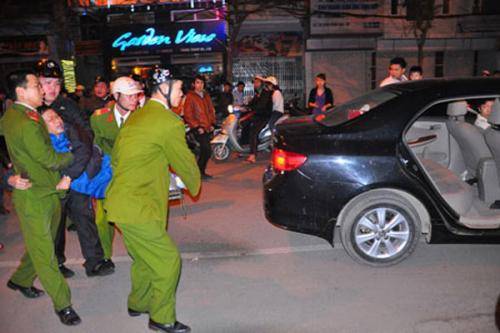 Dọa chọc thủng mắt, giết cả nhà phóng viên vì... chụp ảnh