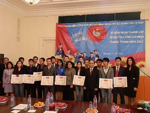 Nga: BCH Đoàn mít tinh kỷ niệm 26-3