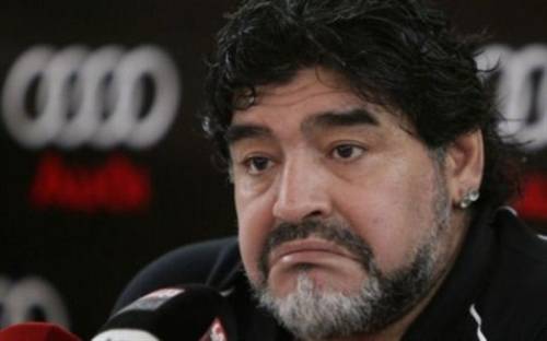 Maradona đem Messi ra trêu tức Pele