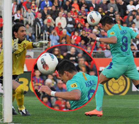 Tranh cãi việc Messi phá kỷ lục của Ronaldo